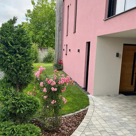 Villa Rose Close To Vienna & Airport Maria Ellend Exterior photo